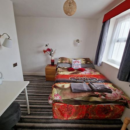 Bukhari Hotel Μπλάκπουλ Εξωτερικό φωτογραφία