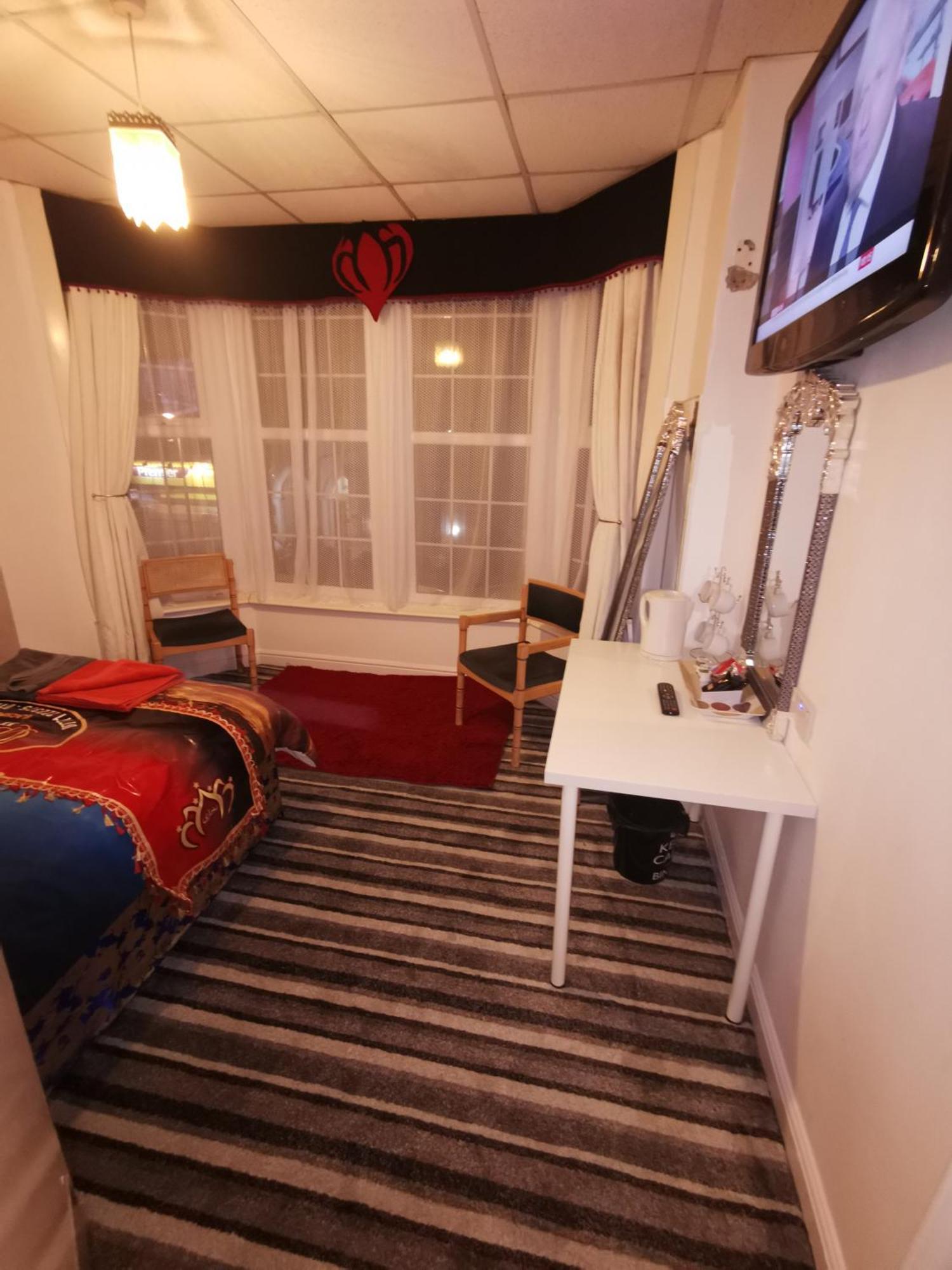 Bukhari Hotel Μπλάκπουλ Δωμάτιο φωτογραφία