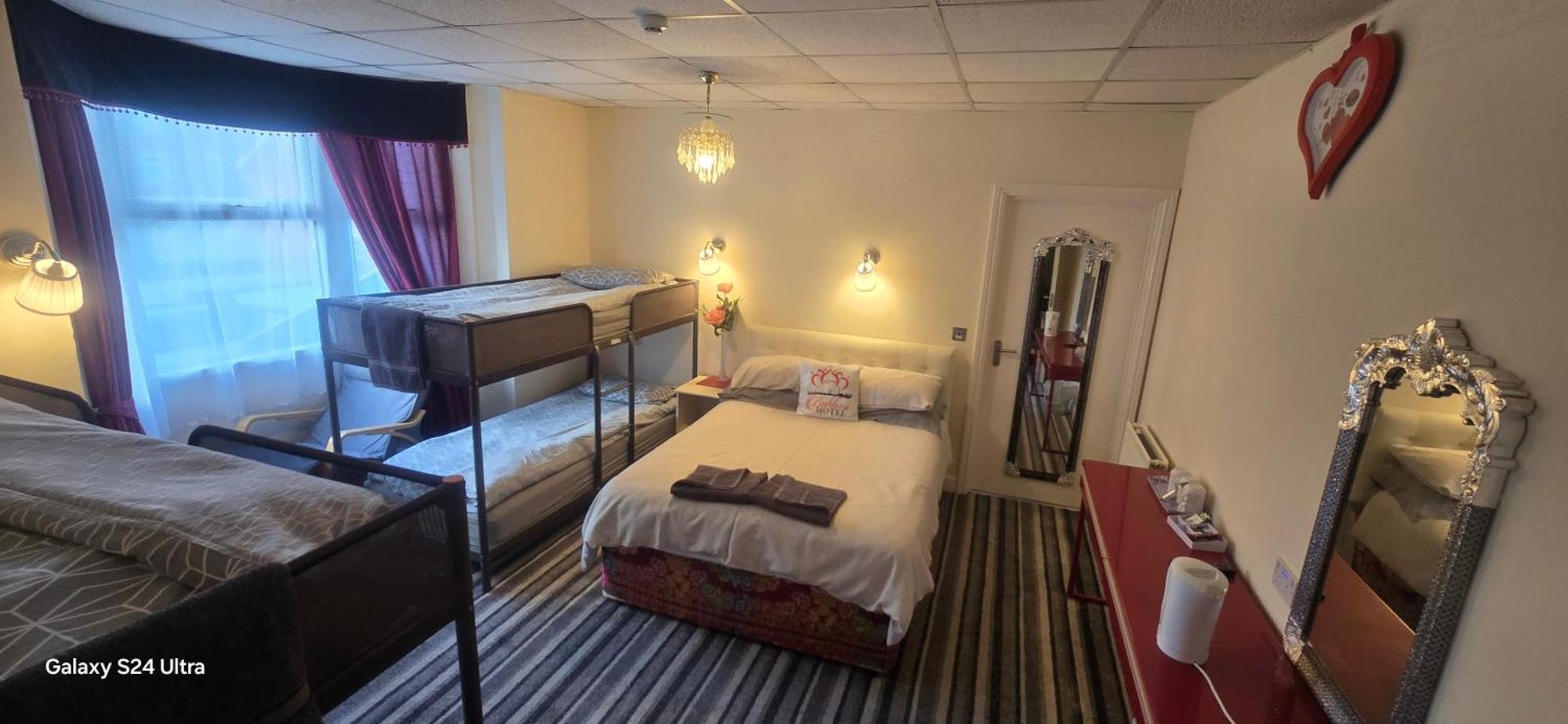 Bukhari Hotel Μπλάκπουλ Εξωτερικό φωτογραφία